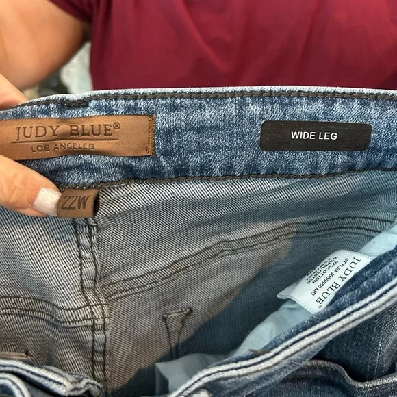 Judy Blue Classic Blue Denim capris - Picture 5 of 5